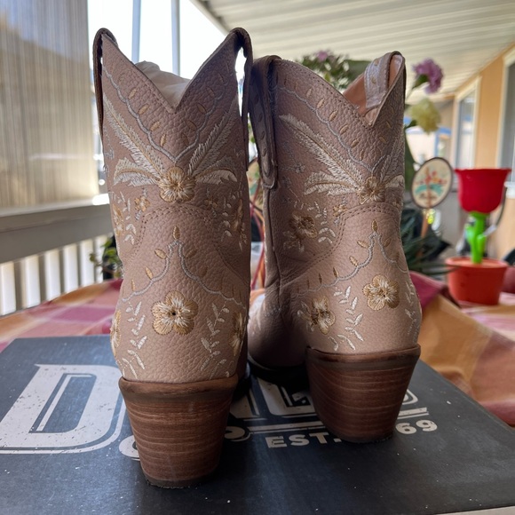 Embroidered Boots - Picture 6 of 9